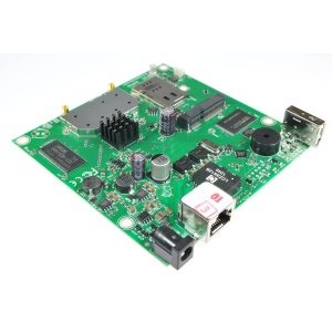 RouterBOARD 912UAG with 600MHz Atheros CPU, 64MB RAM, 1x Gigabit LAN, USB, miniPCIe, Built-in 5GHz 802.11a/n 2x2 Dual Chain Wireless Radio, 2xMMCX connectors, RouterOS L4