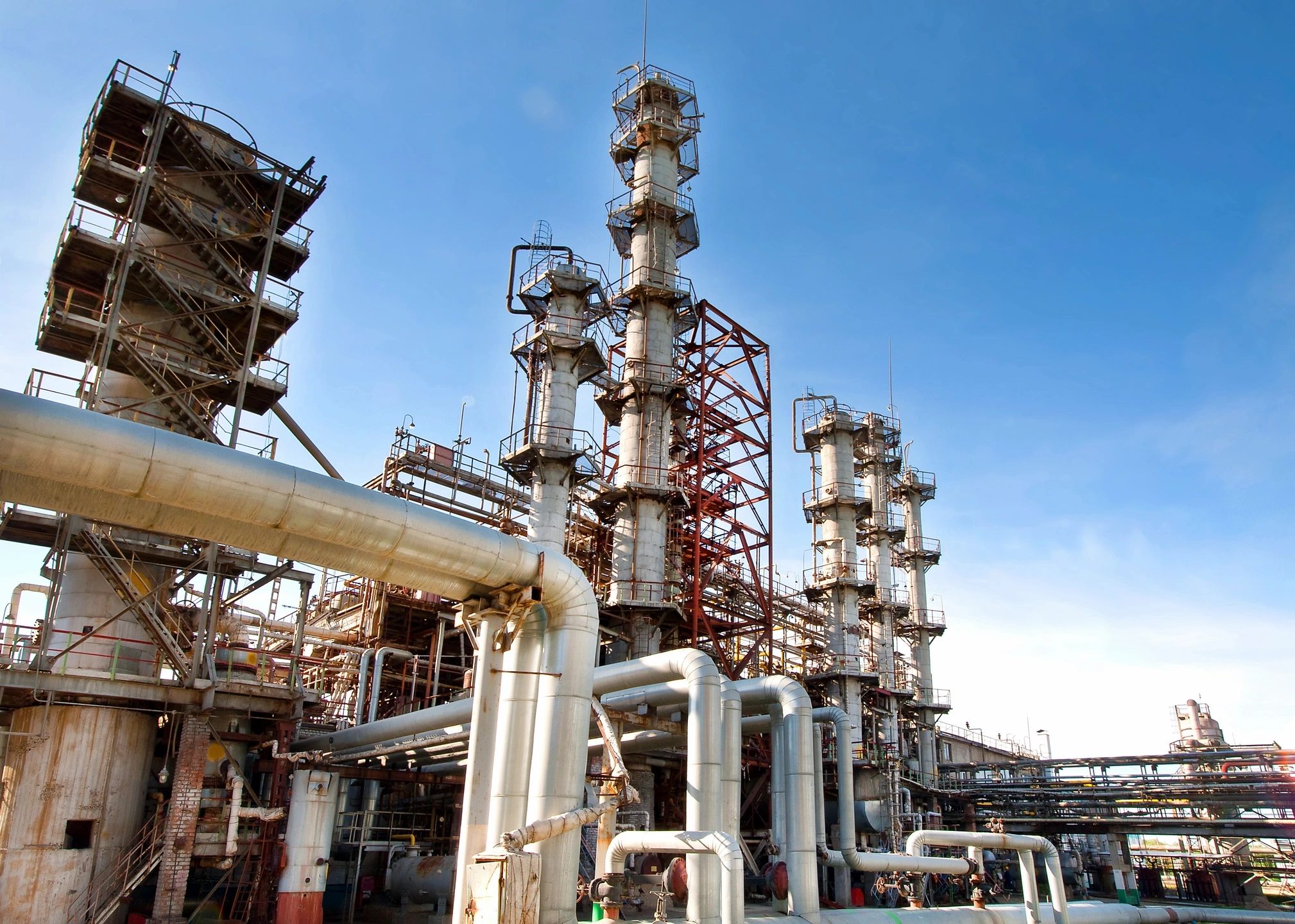 Ensuring Safety in Oil and Gas Operations: Hazloc Certified Wireless Equipment for Point-to-Point Solutions